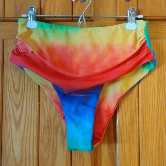 EUC Zaful Rainbow Tie Dye Bikini Set - Picture 4 of 8